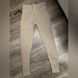 Brand New SET Active leggings